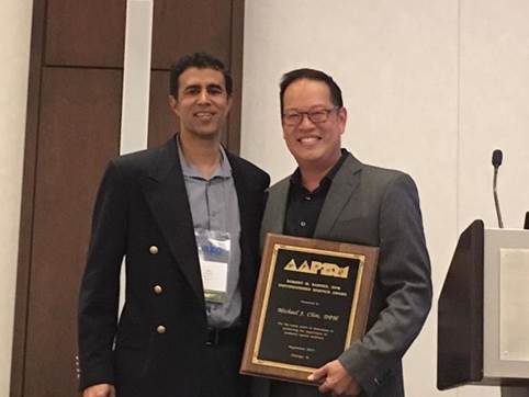 Congratulations to Michael Chin, DPM(R) – 2017 recipient of the Robert Barnes Distinguished Service Award. AAPSM President Amol Saxena, DPM(L)